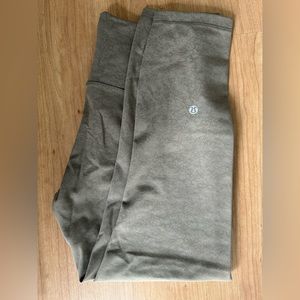Lululemon leggings 23”